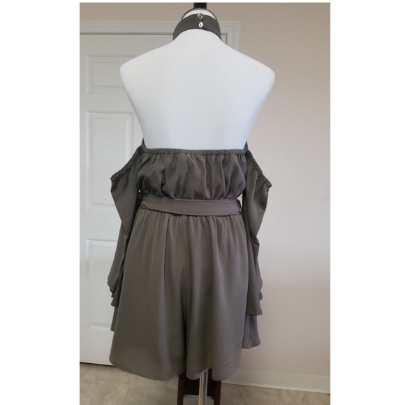 🆕⬇️Sexy Off The Shoulder Olive Romper w/Choker - Picture 8 of 8